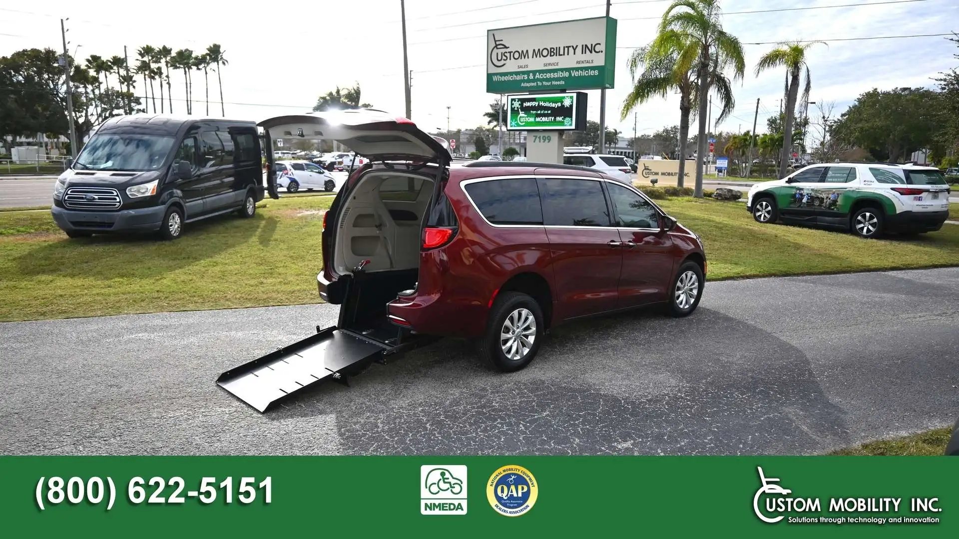 2019 Chrysler Pacifica Touring Plus photo 1