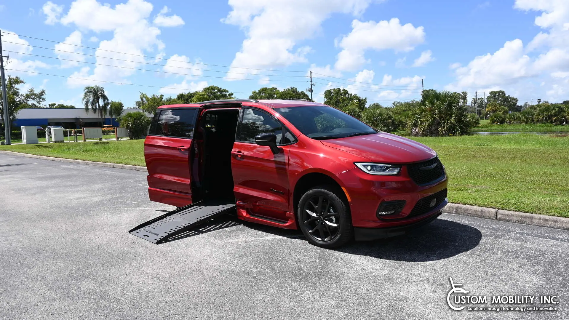 2026 Chrysler Pacifica Select photo 4