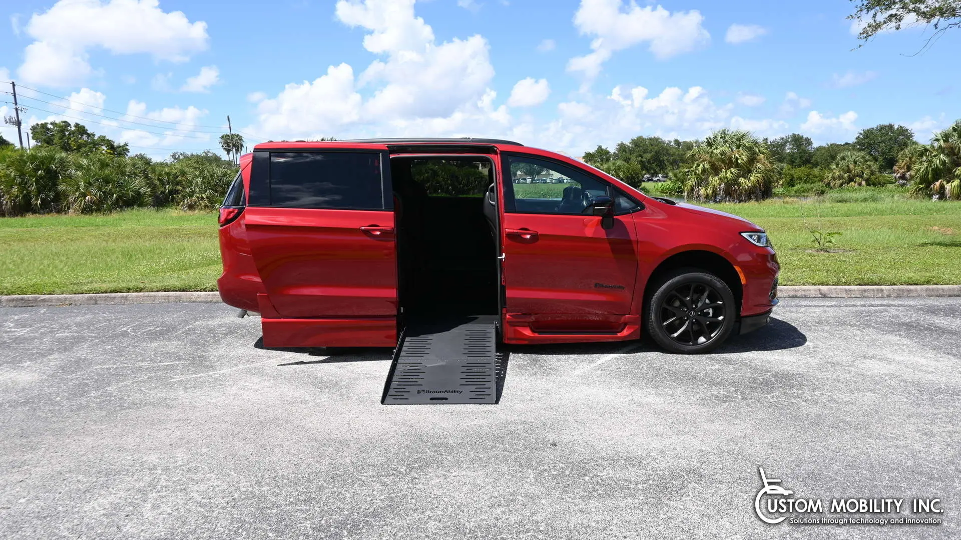 2026 Chrysler Pacifica Select photo 5