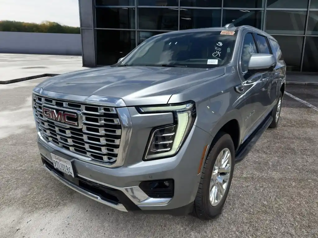 2025 GMC Yukon Denali AWD's photo