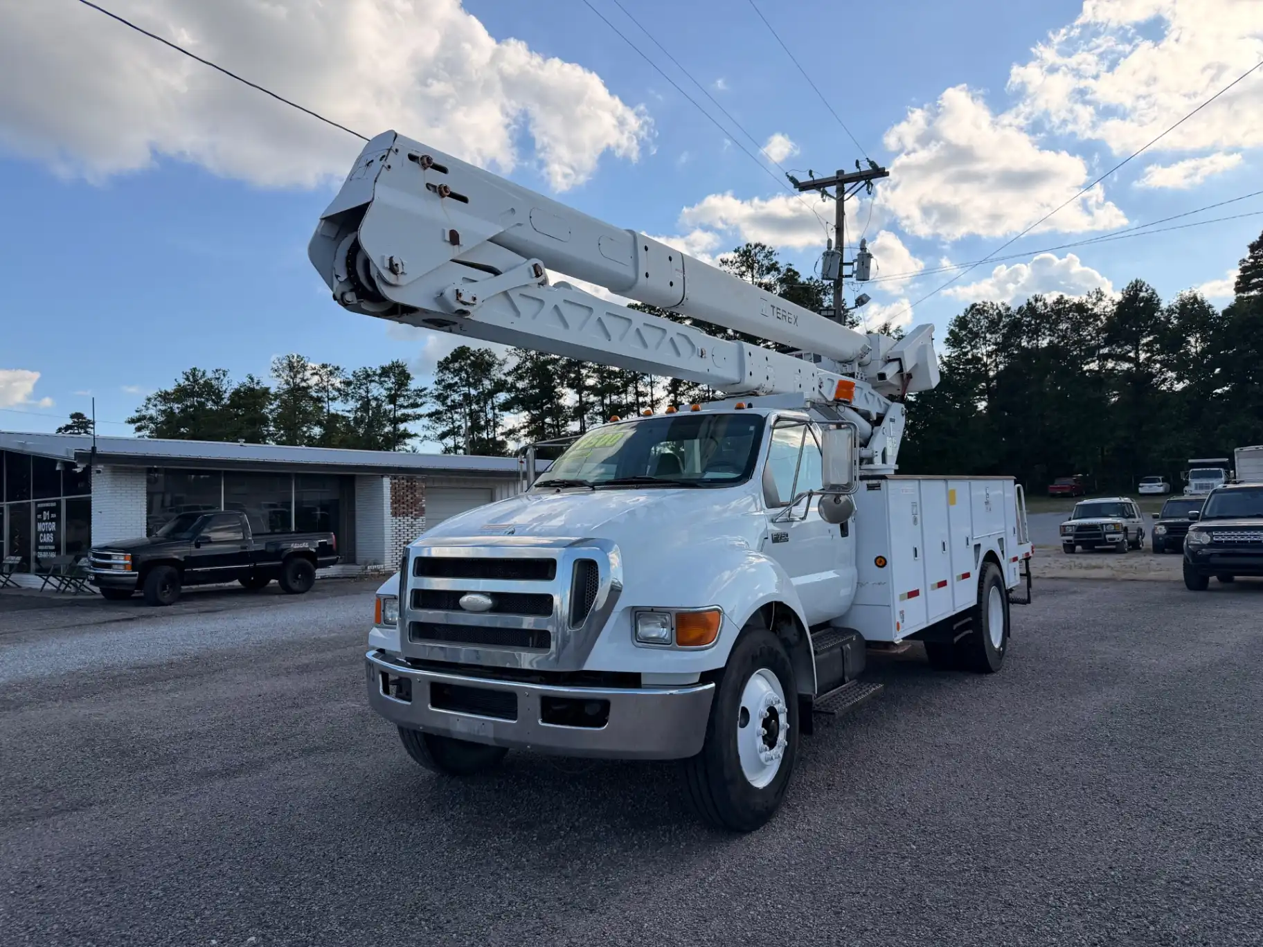 2009 Ford F-750 XL Super Duty Terex Bucket Truck's photo