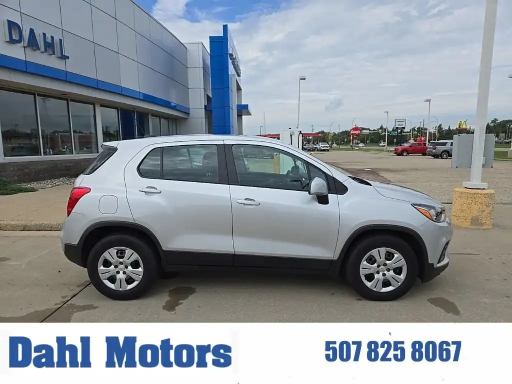 2017 Chevrolet Trax LS's photo