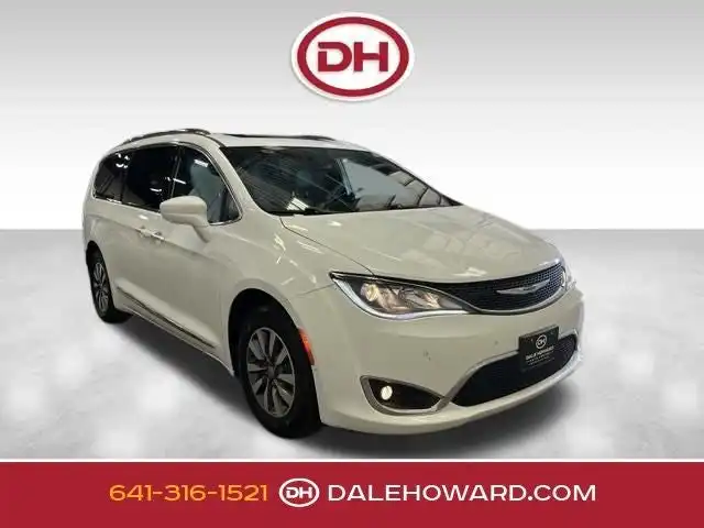 2020 Chrysler Pacifica Touring L Plus 35th Anniversary's photo