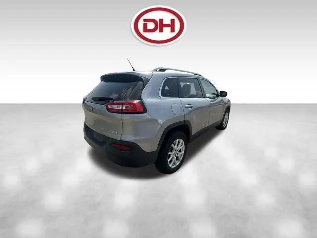 2014 Jeep Cherokee Latitude 4X4 photo 4