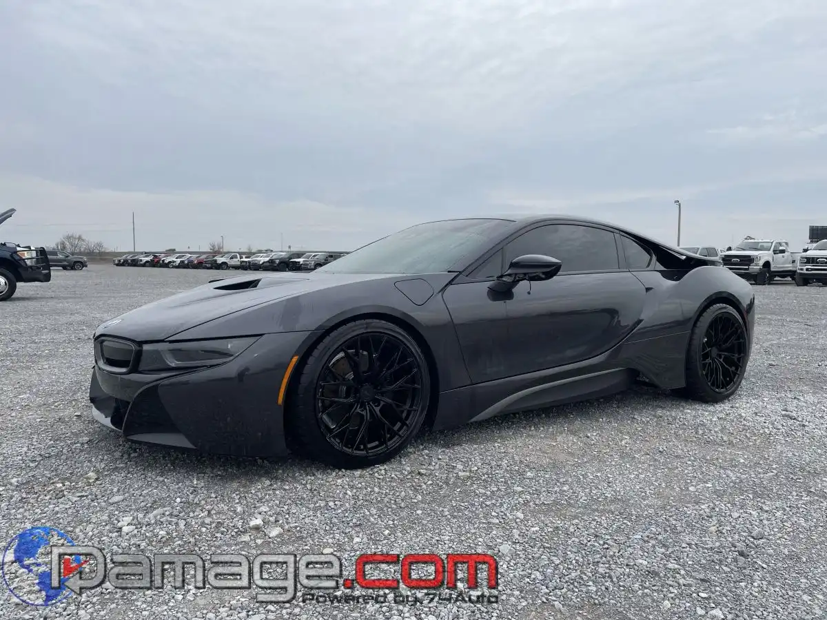 2015 BMW i8's photo