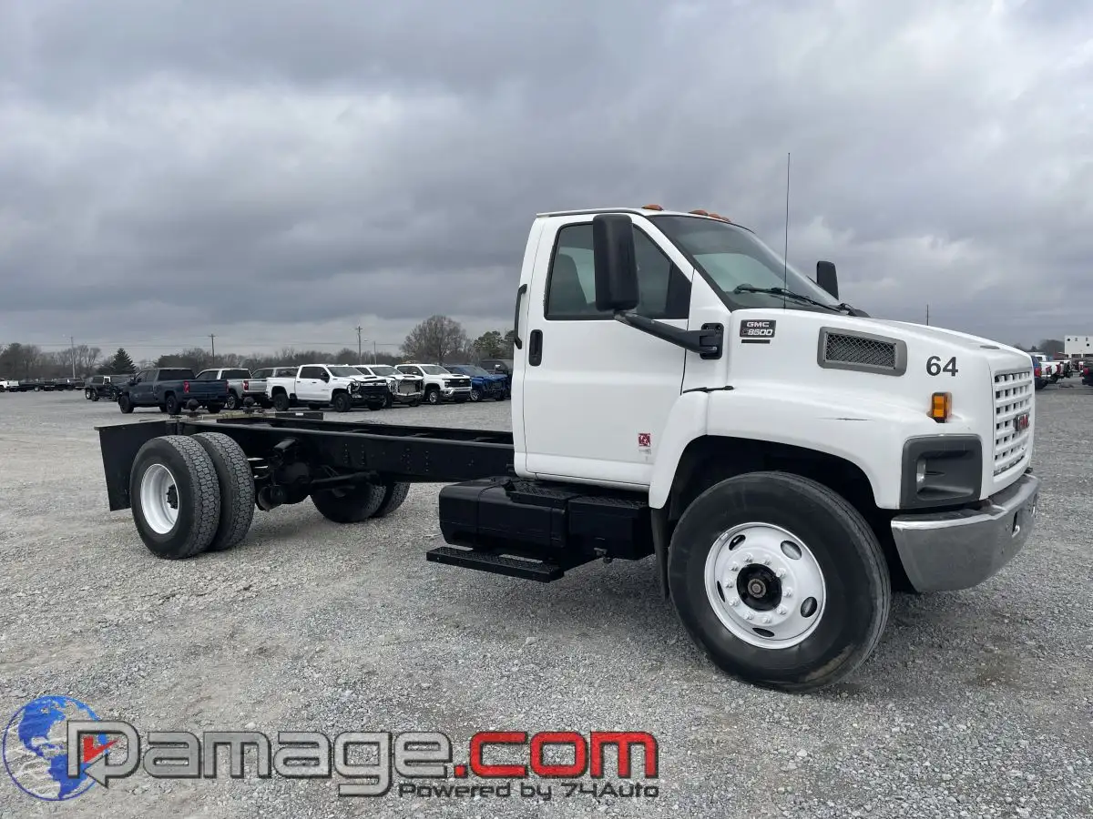 2005 GMC TopKick's photo