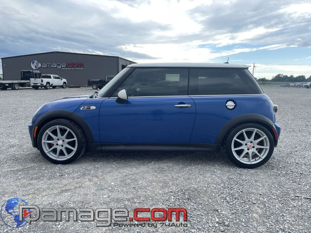 2005 MINI Cooper S photo 3