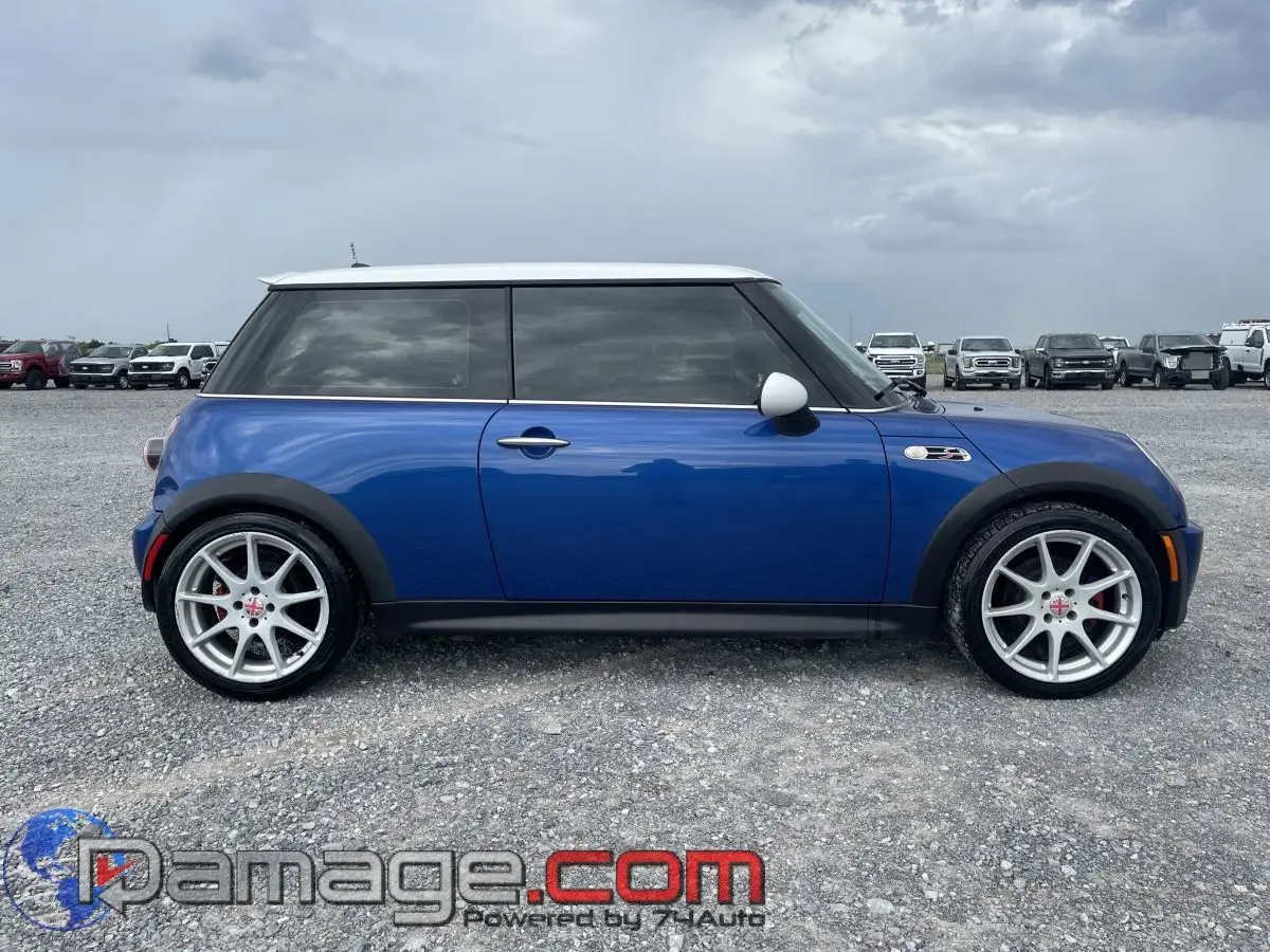 2005 MINI Cooper S photo 4