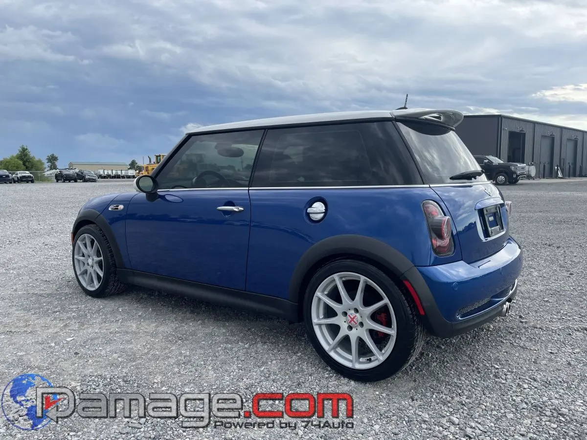 2005 MINI Cooper S photo 5