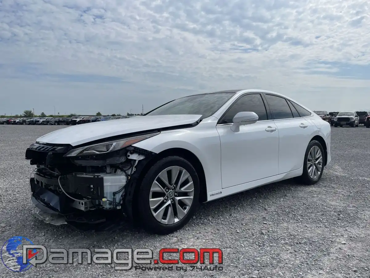2022 Toyota Mirai XLE's photo