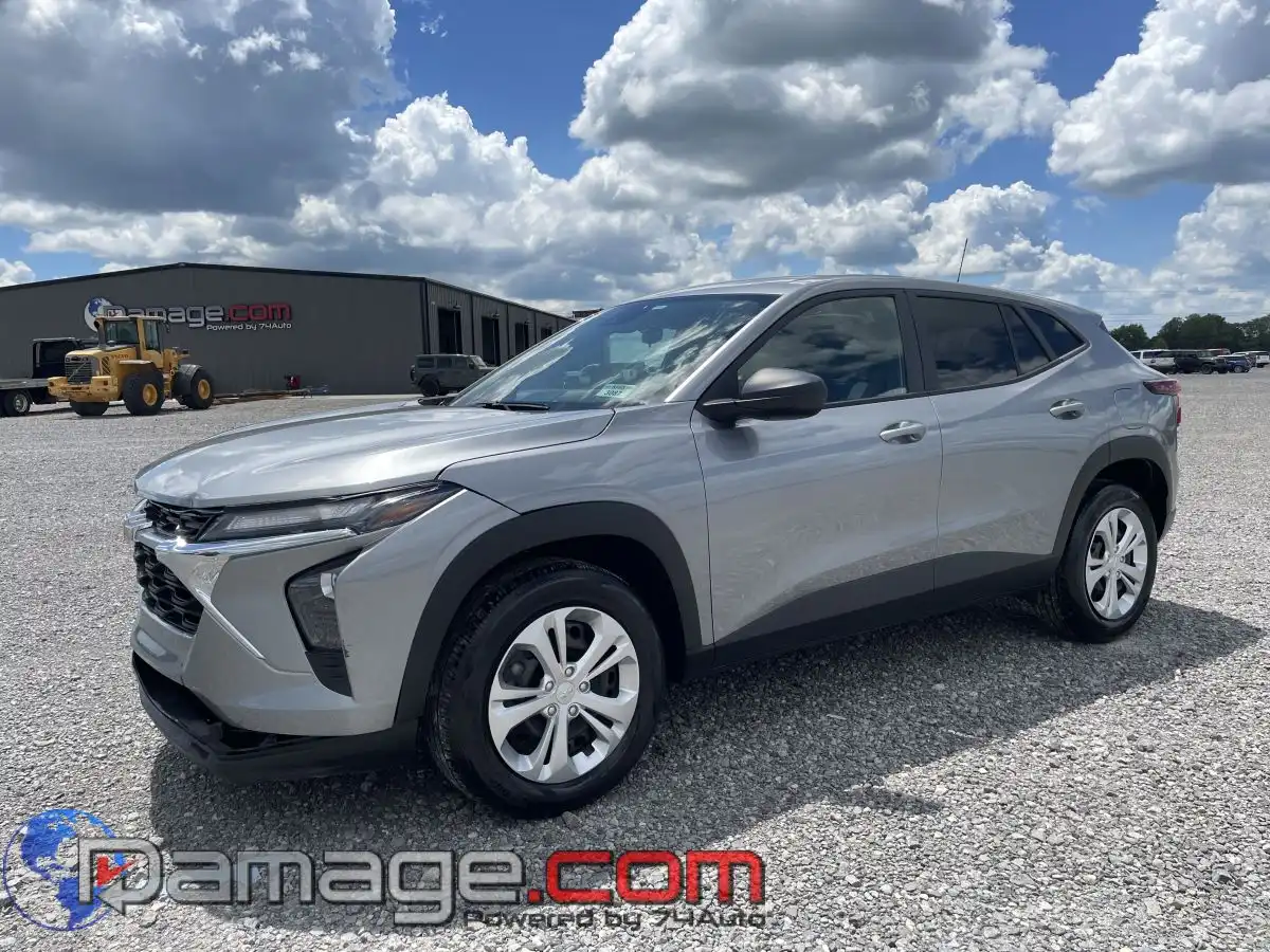 2024 Chevrolet Trax LS's photo