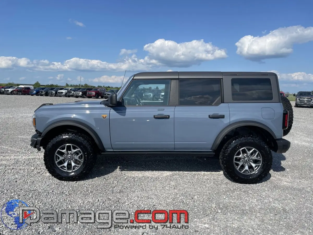 2023 Ford Bronco Badlands 4x4 photo 4