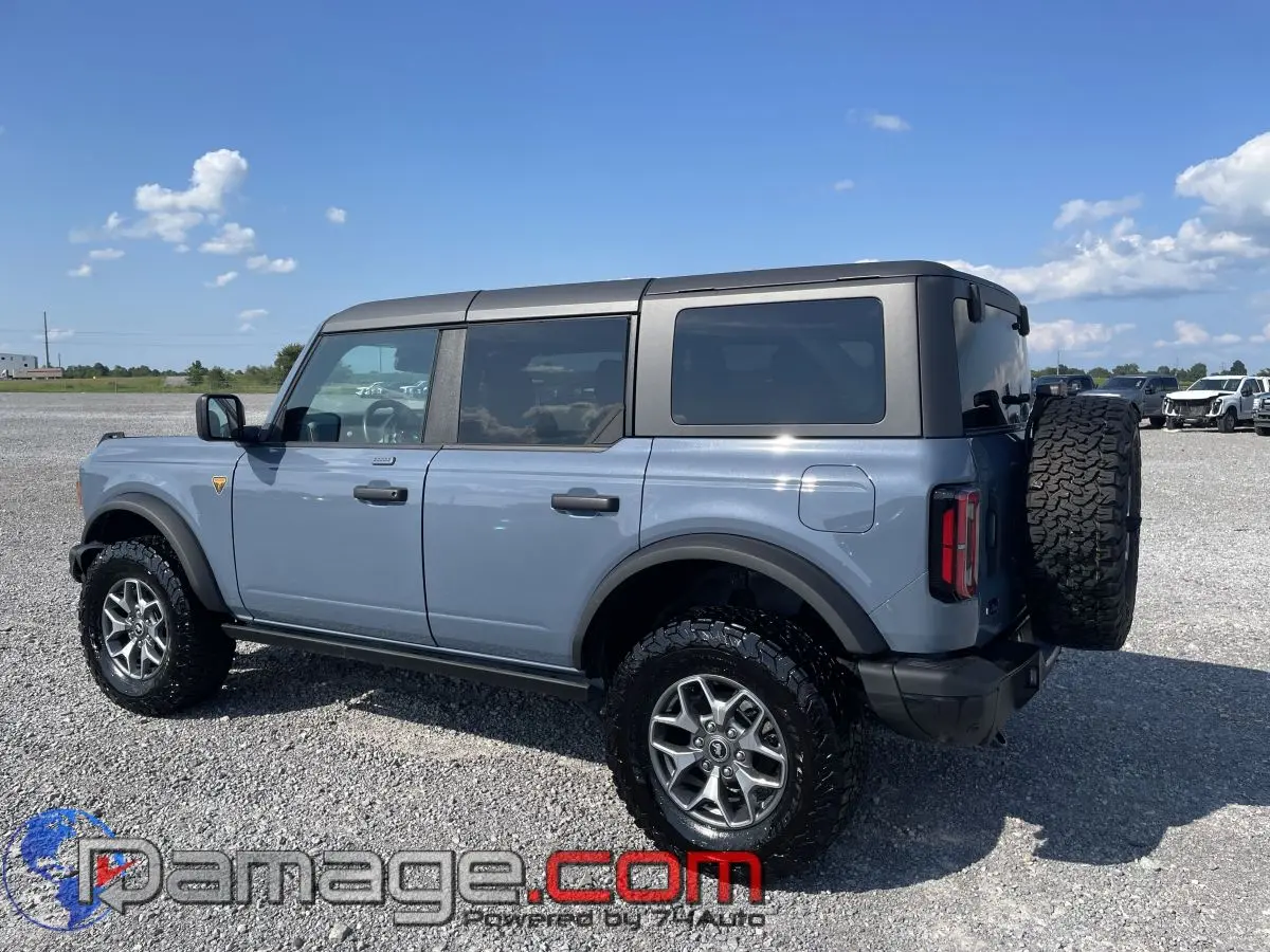 2023 Ford Bronco Badlands 4x4 photo 5