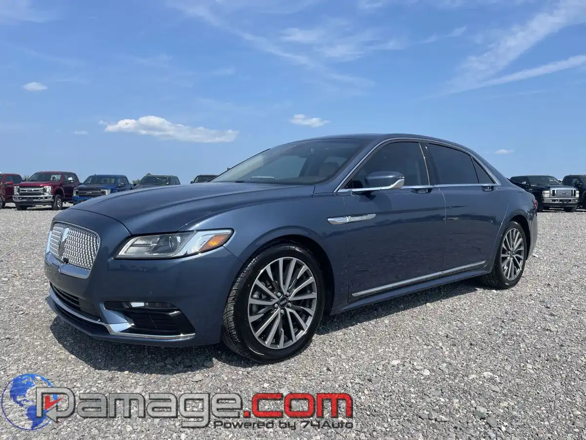 2018 Lincoln Continental Select FWD's photo