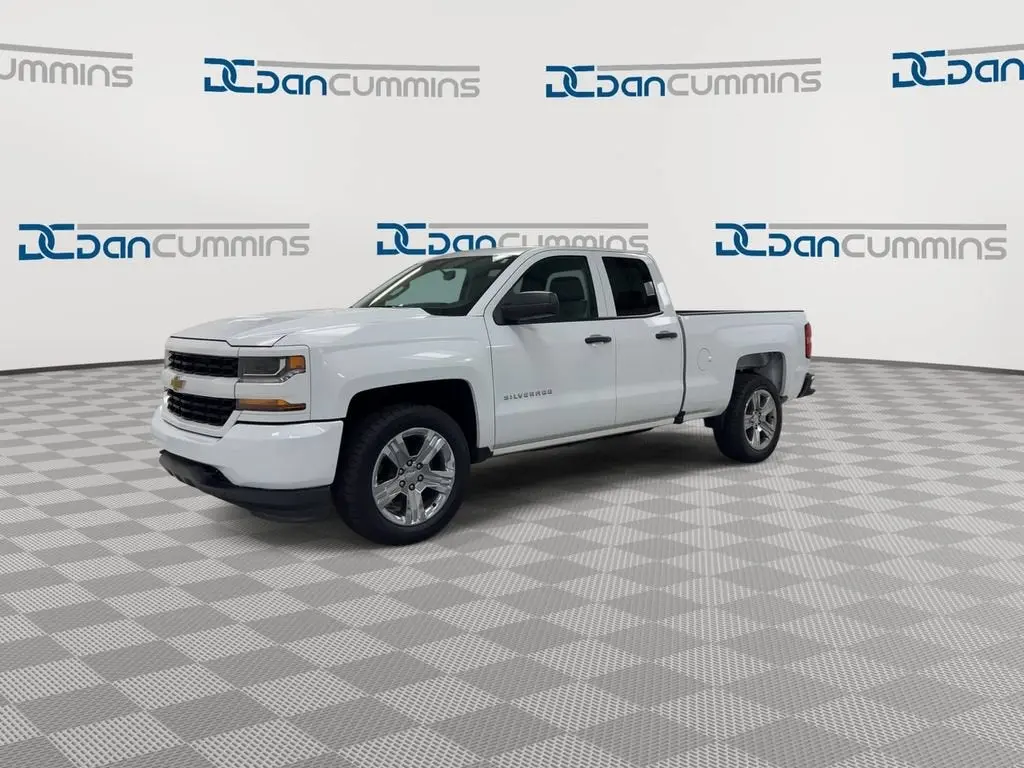 2016 Chevrolet Silverado 1500 Custom Double Cab Std Box photo 4