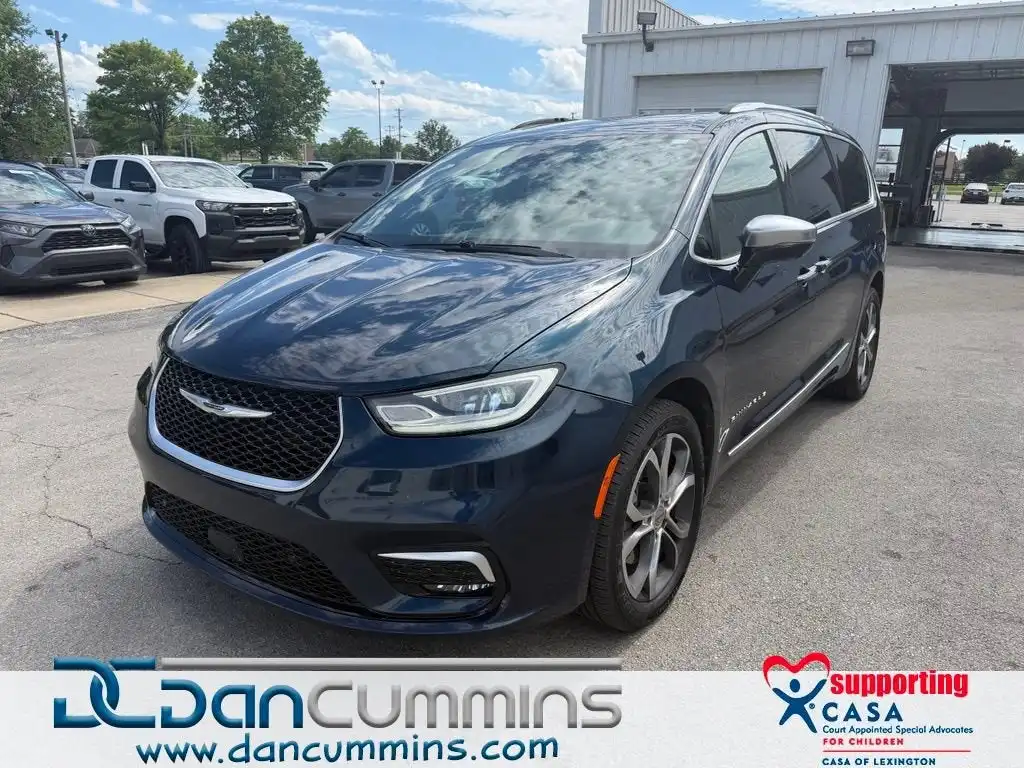2023 Chrysler Pacifica Pinnacle AWD's photo