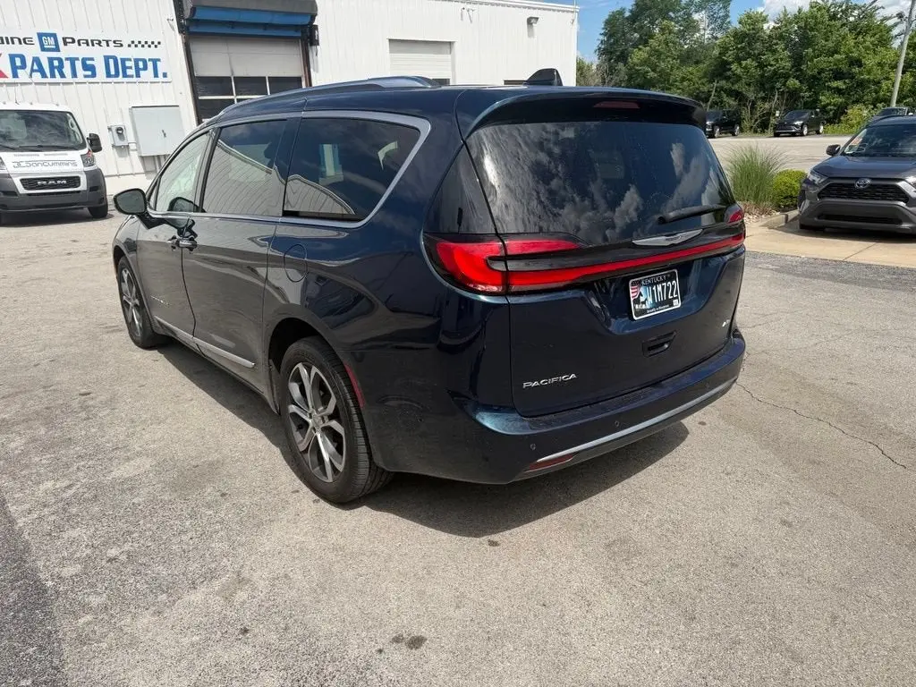 2023 Chrysler Pacifica Pinnacle AWD photo 4
