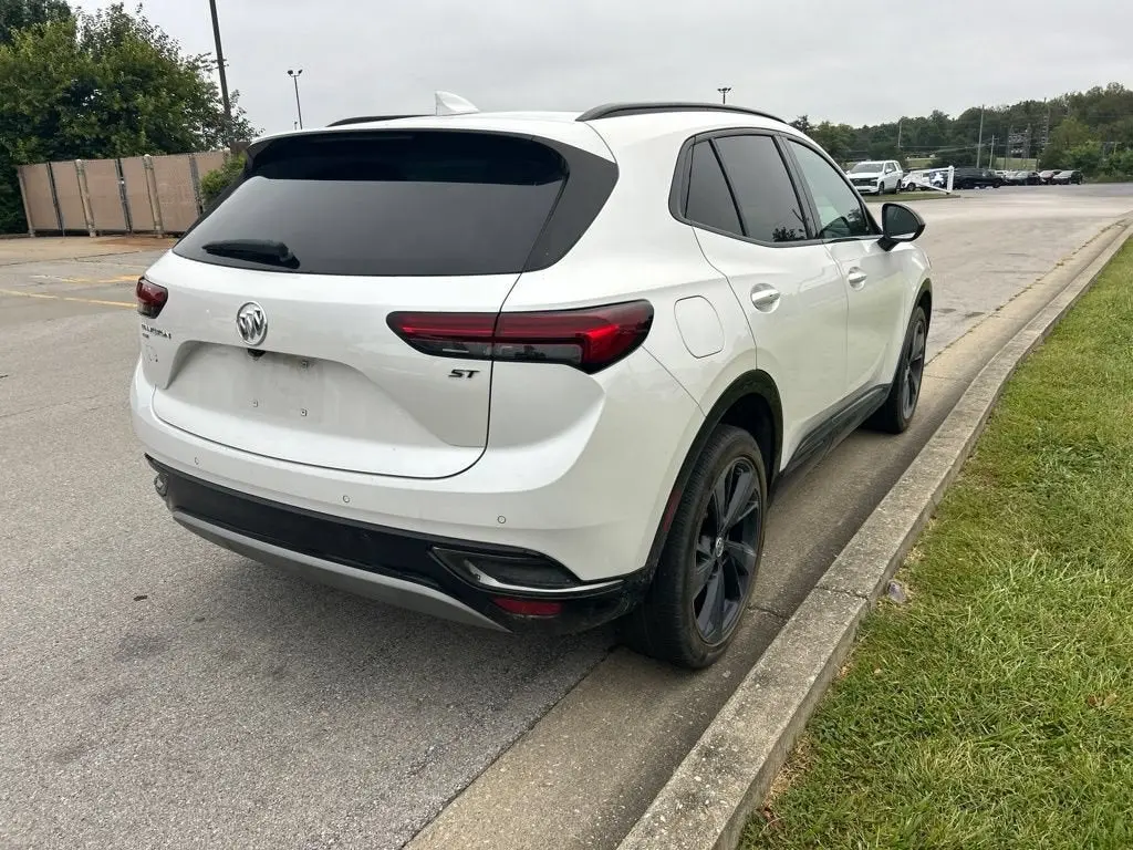 2023 Buick Envision Essence AWD photo 3