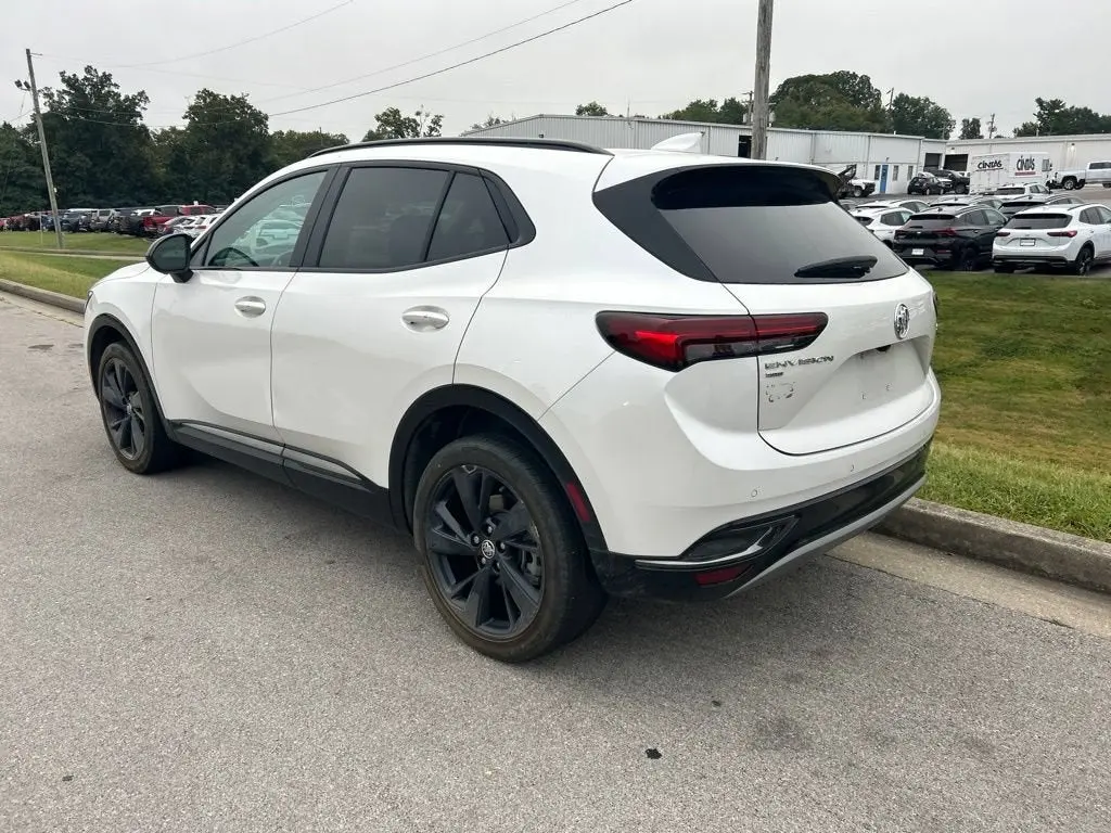 2023 Buick Envision Essence AWD photo 4