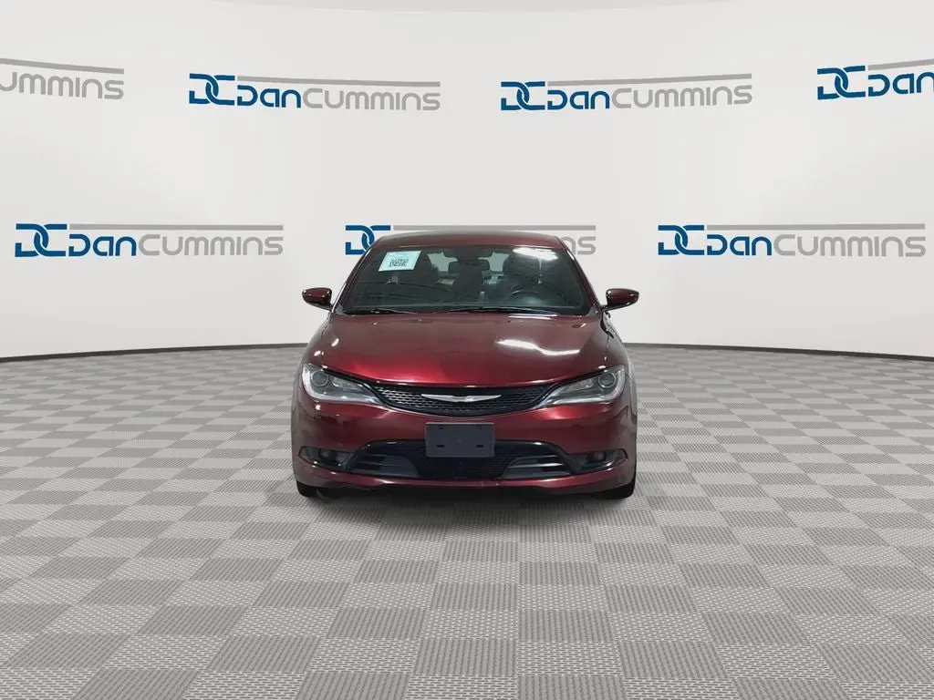 2015 Chrysler 200 S photo 3