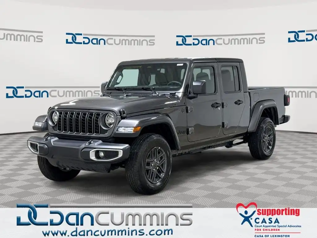 2026 Jeep Gladiator Sport S Auto's photo
