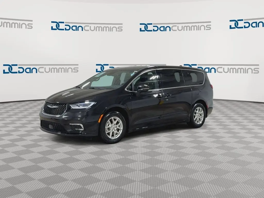 2025 Chrysler Pacifica Select photo 4