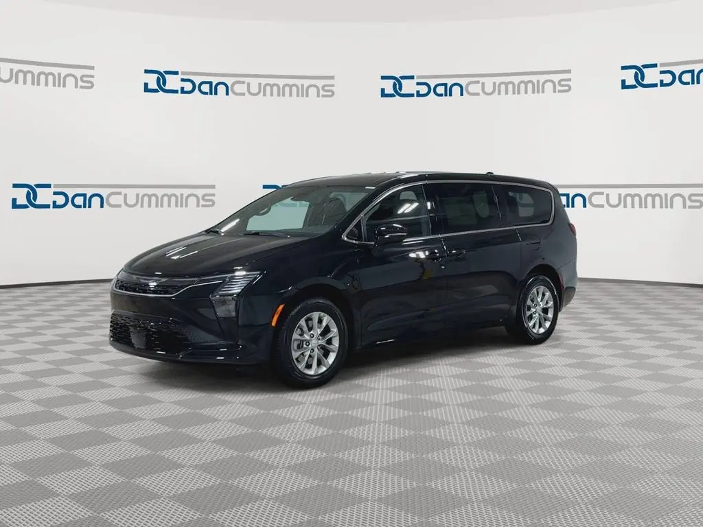 2027 Chrysler Pacifica Select AWD photo 5
