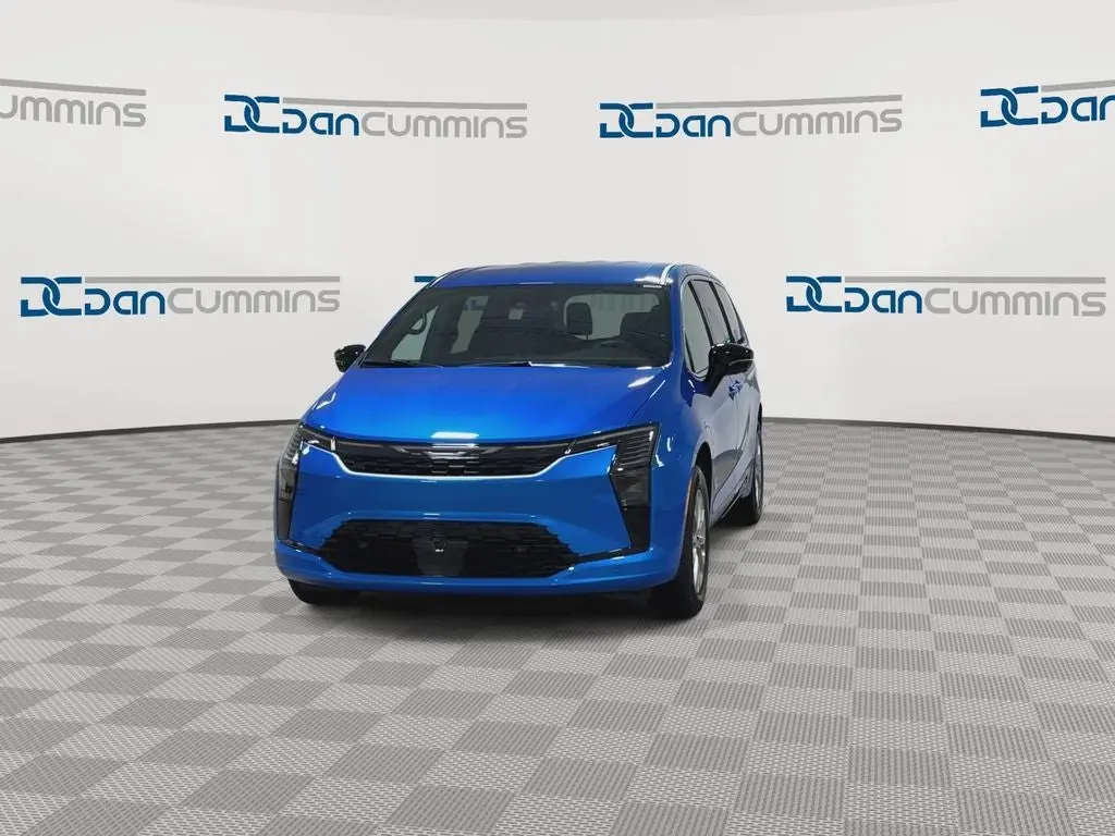2027 Chrysler Pacifica Select AWD photo 4