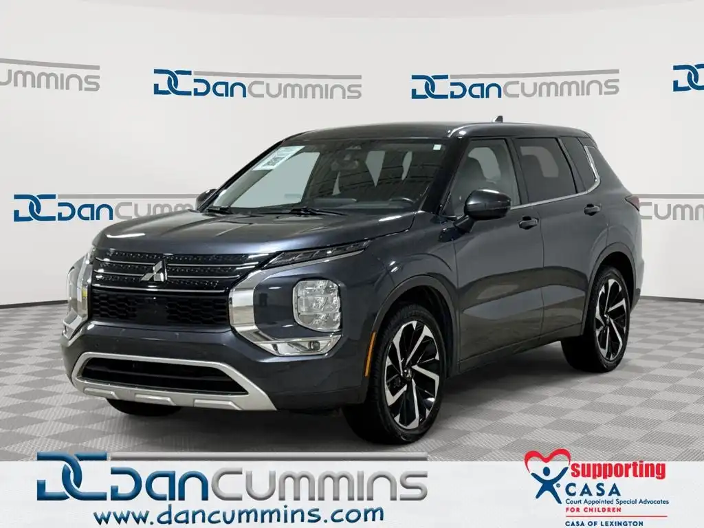 2024 Mitsubishi Outlander SE 2WD's photo