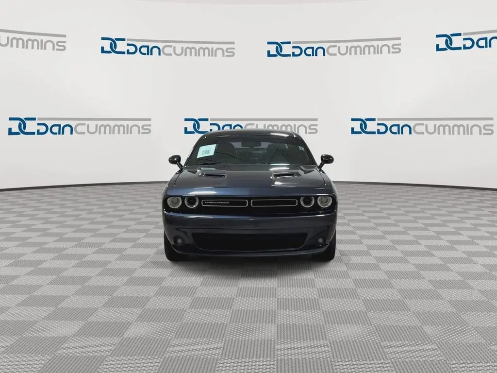 2018 Dodge Challenger SXT Plus photo 4
