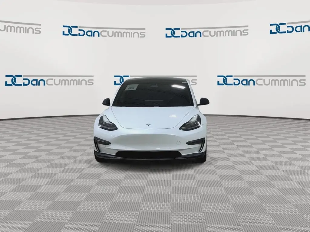 2021 Tesla Model 3 Standard Range Plus photo 4