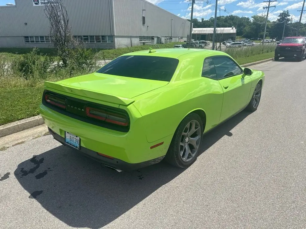 2015 Dodge Challenger R/T photo 3