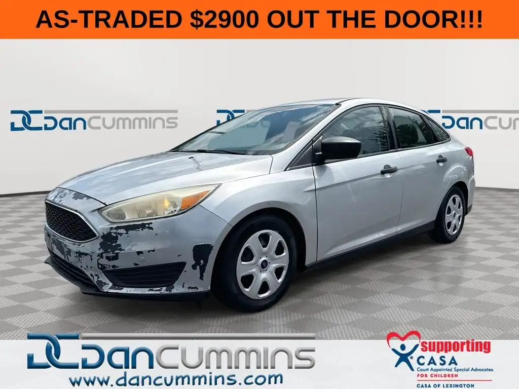 2016 Ford Focus Sedan S's photo