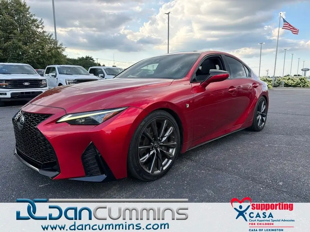2022 Lexus IS 350's photo