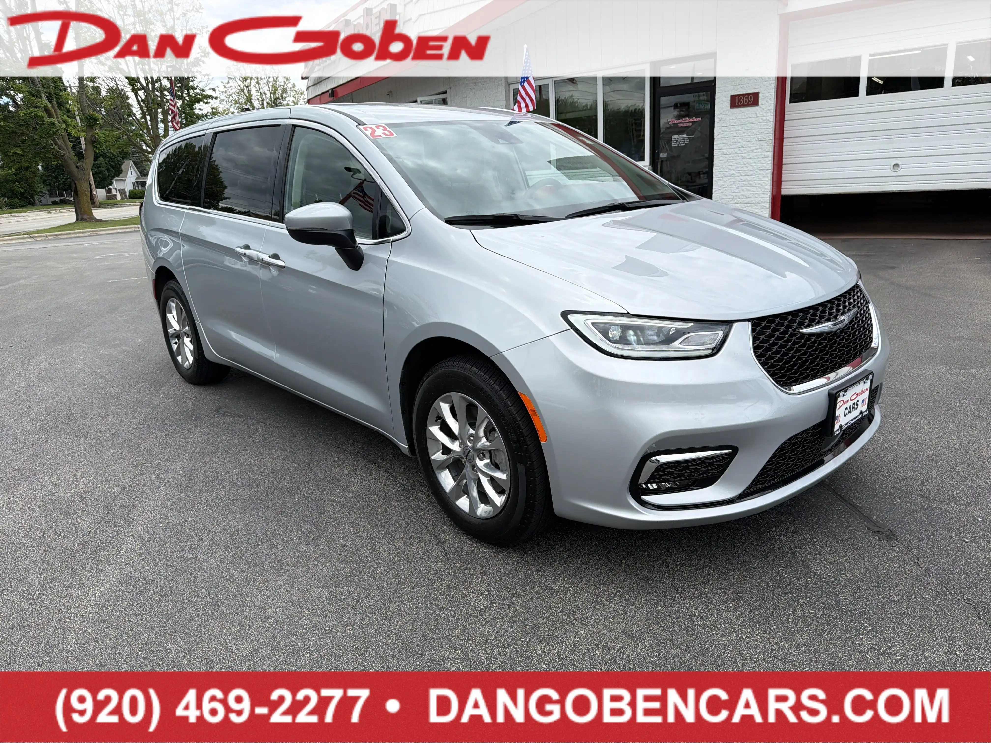 2023 Chrysler Pacifica Touring L AWD's photo