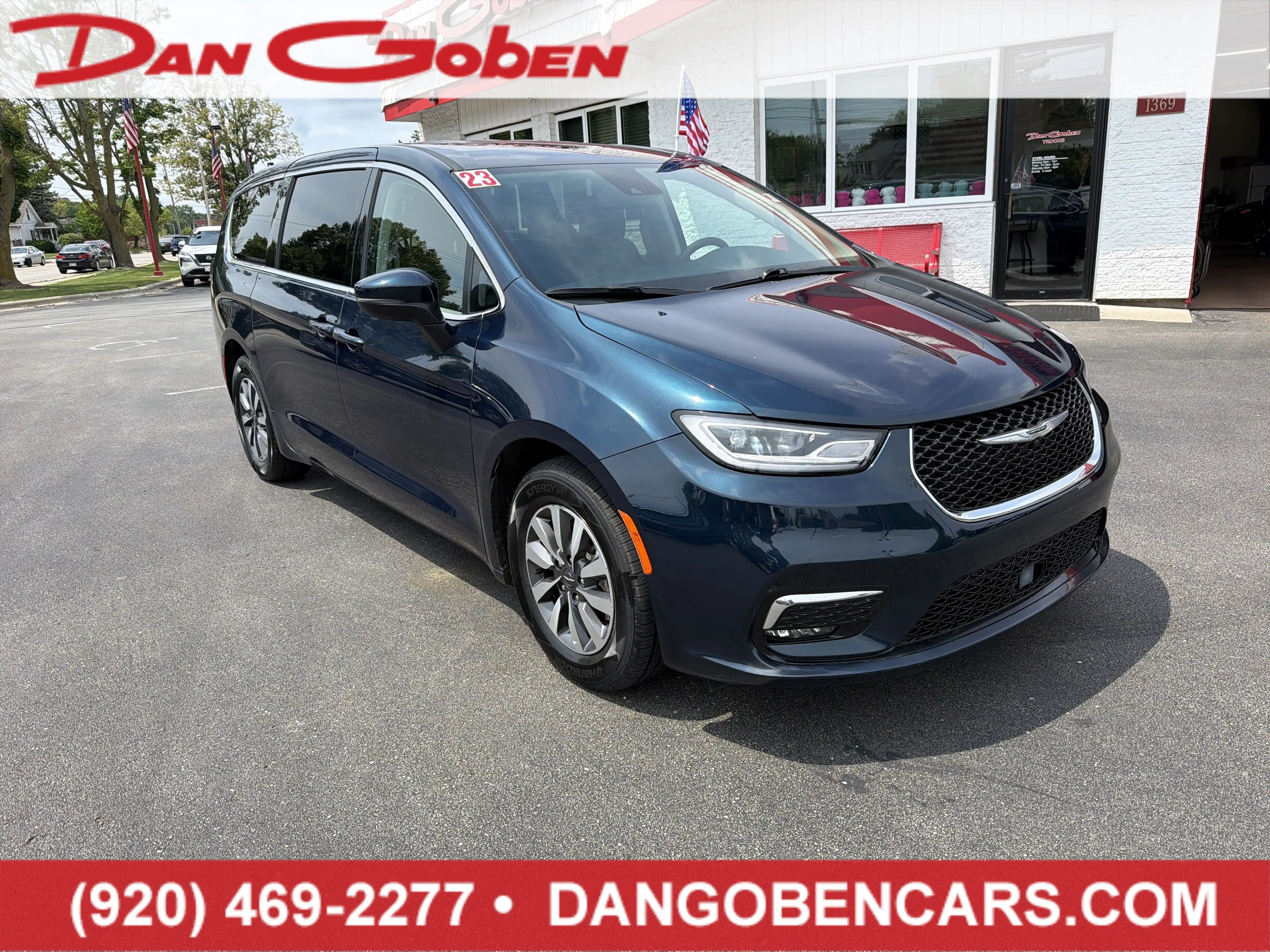 2023 Chrysler Pacifica Hybrid Touring L Hybrid's photo