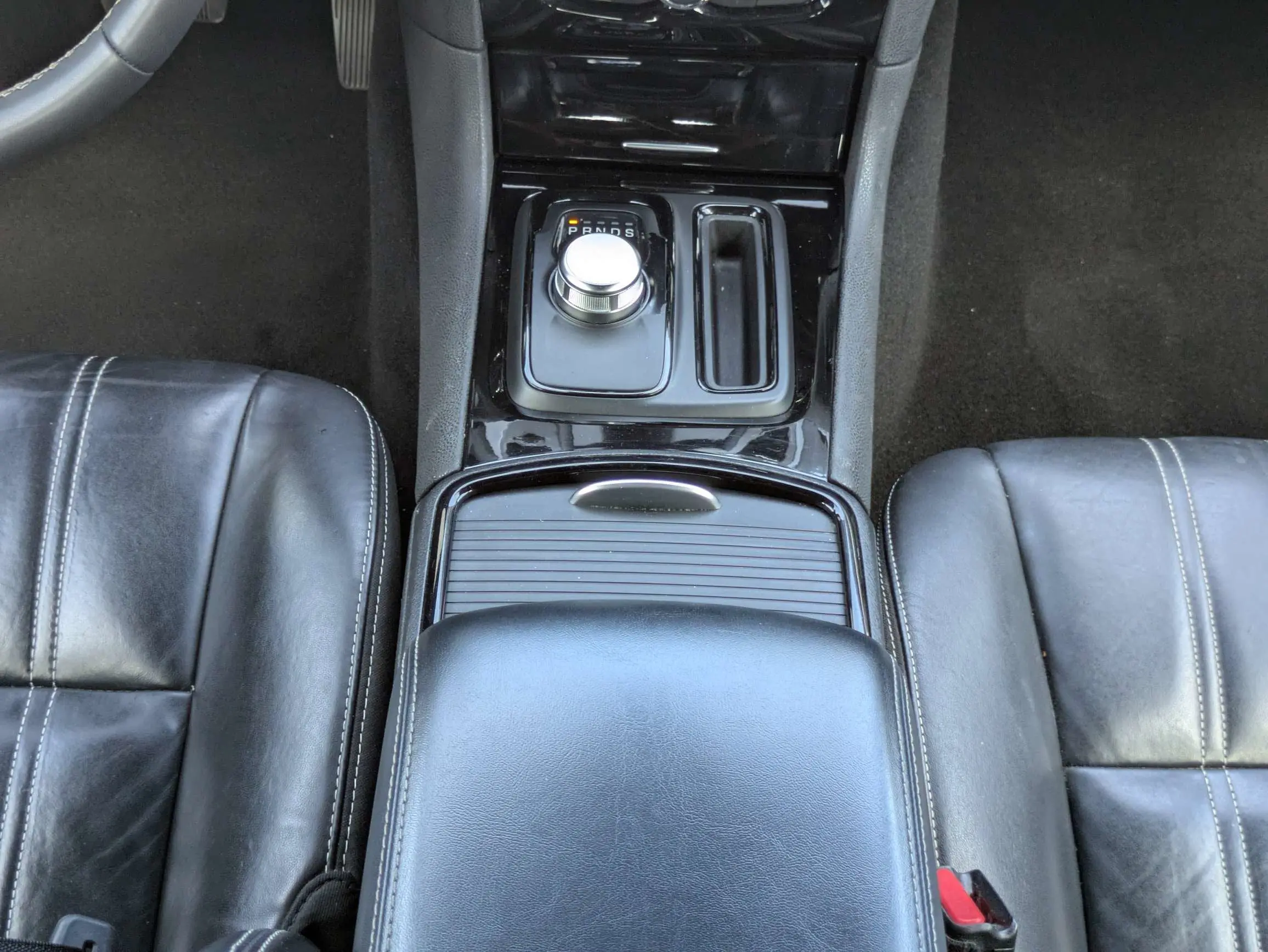 2023 Chrysler 300 S photo 5