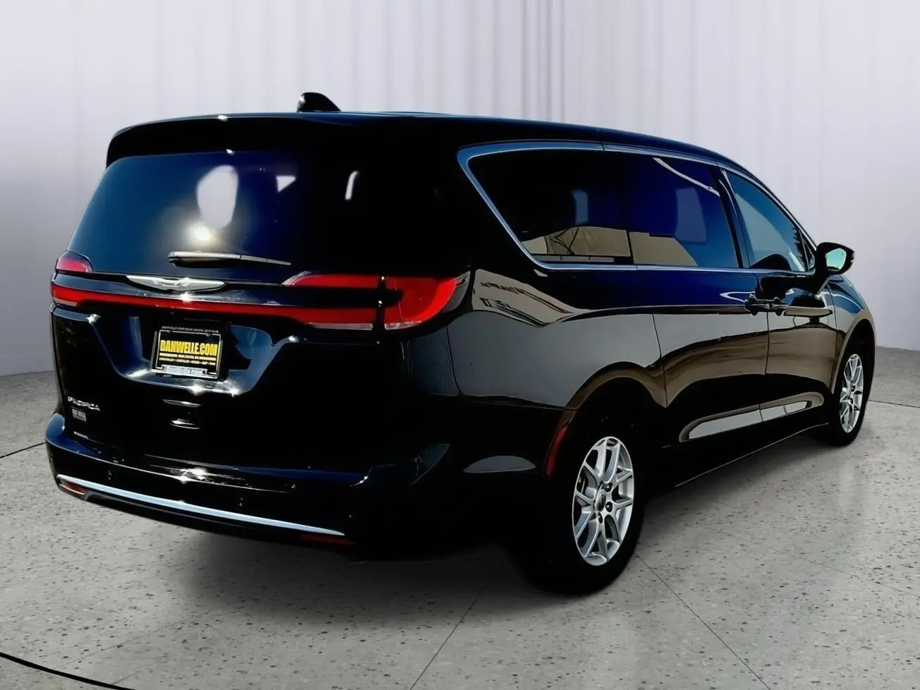 2025 Chrysler Pacifica Select photo 5