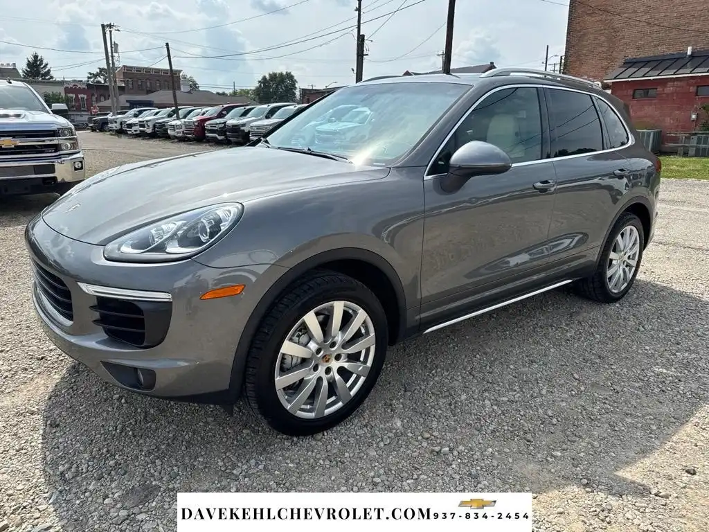 2016 Porsche Cayenne S's photo