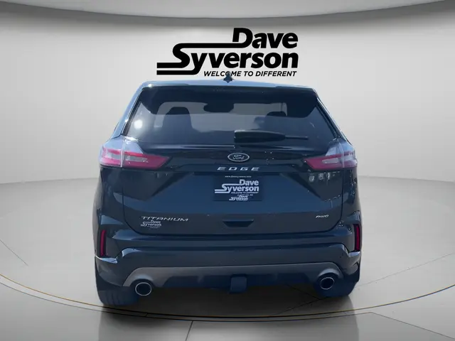 2024 Ford Edge Titanium AWD photo 4