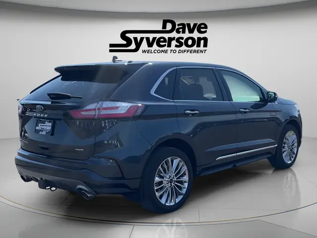 2024 Ford Edge Titanium AWD photo 5