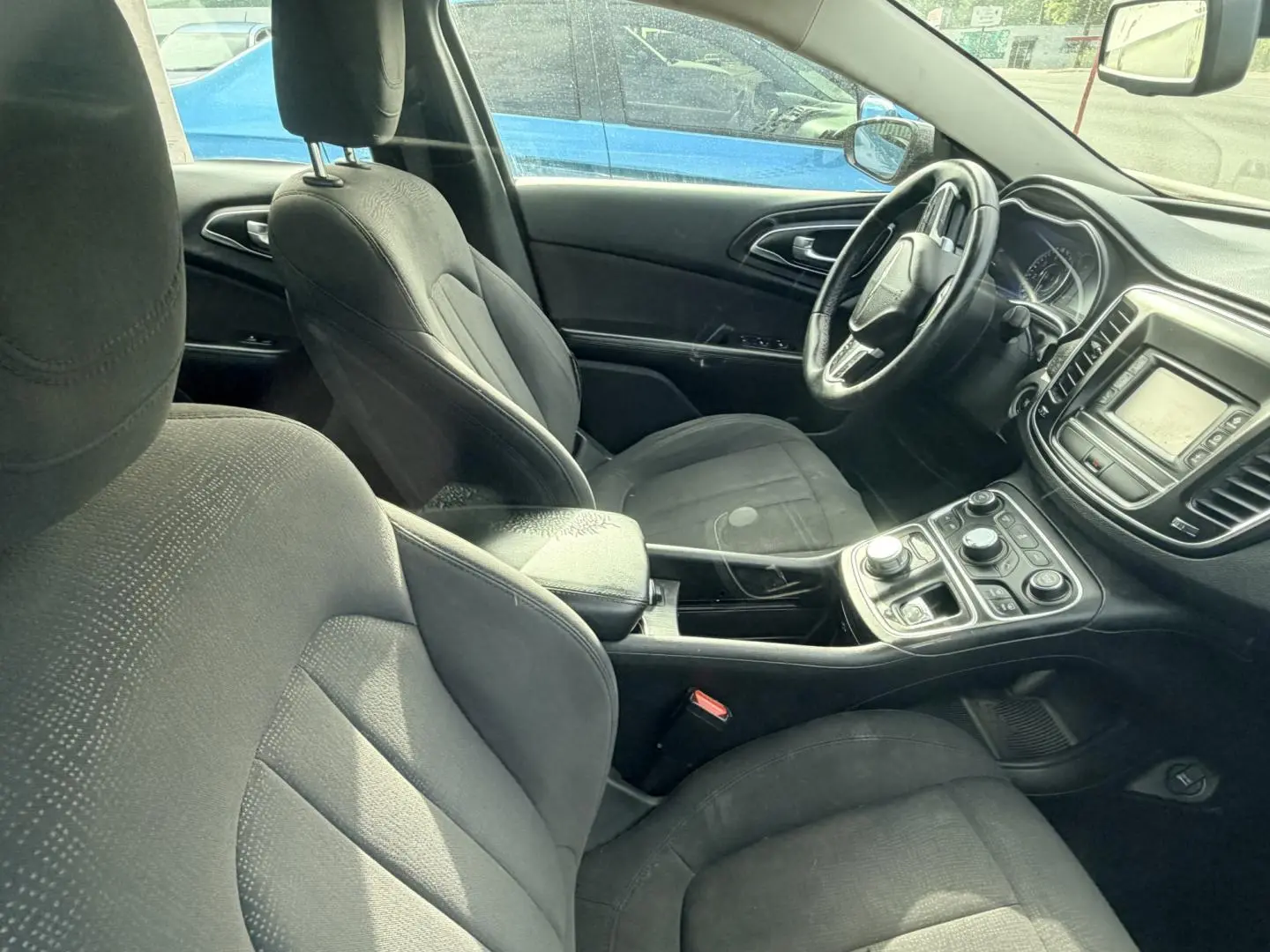 2015 Chrysler 200 Limited photo 3