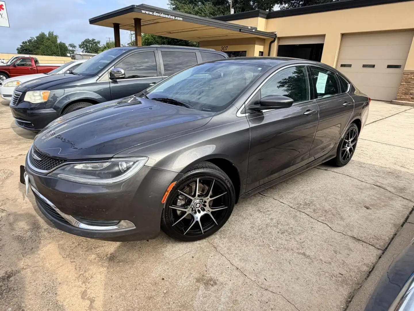 2015 Chrysler 200 Limited's photo