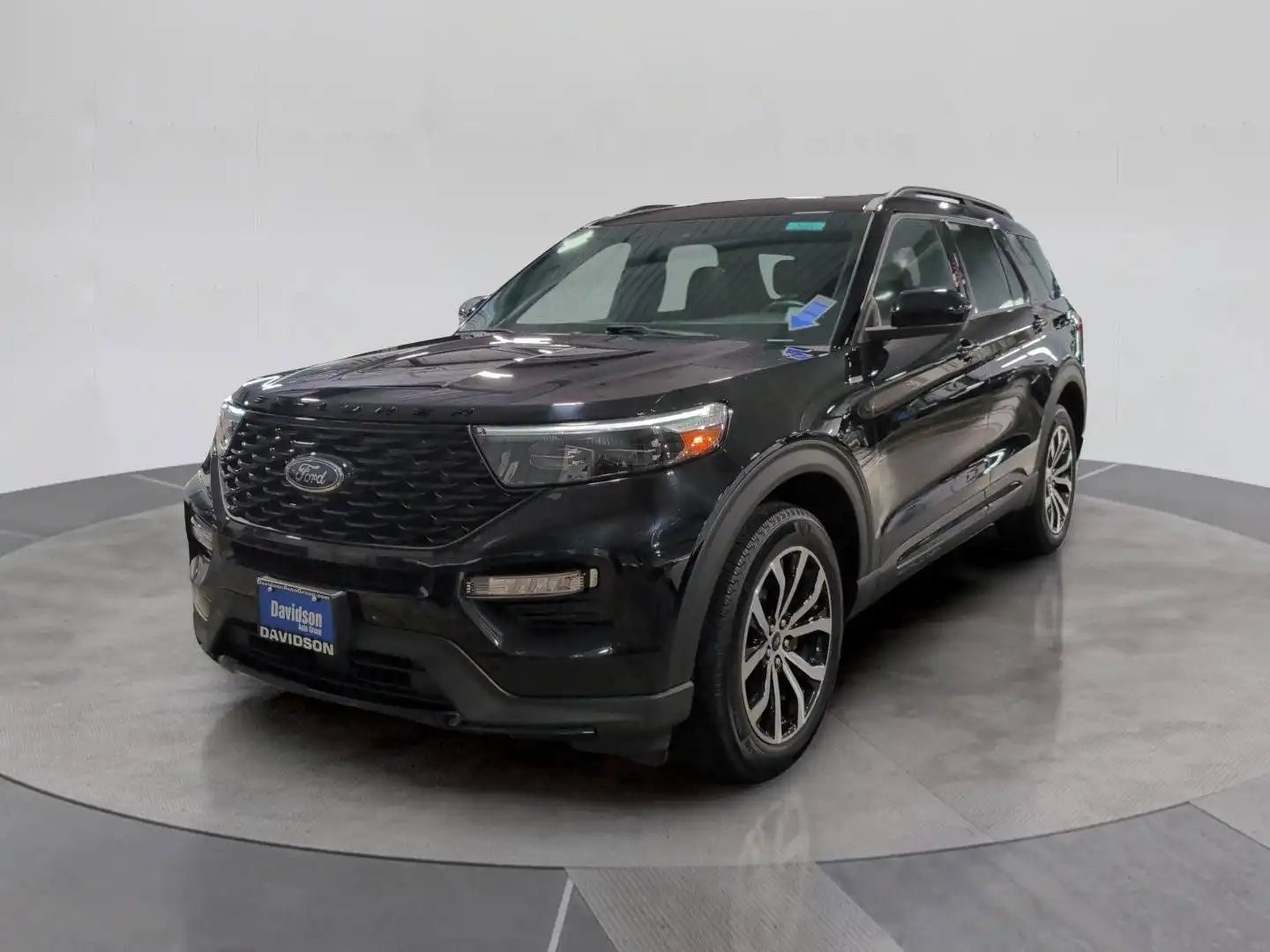 2023 Ford Explorer ST-LINE 4WD's photo