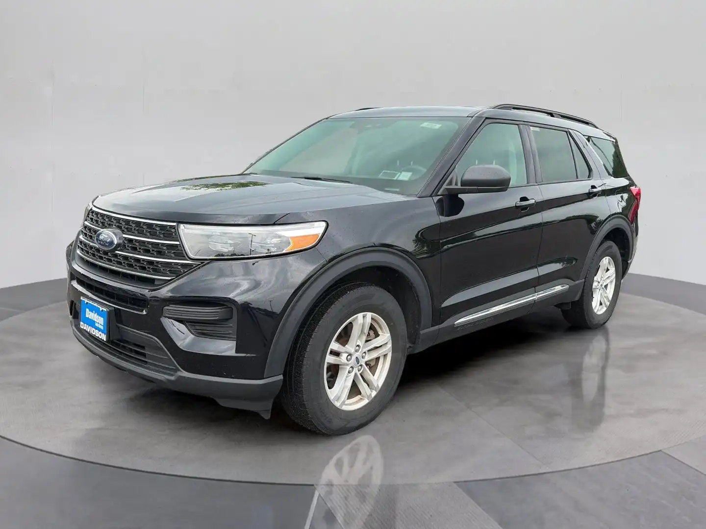 2023 Ford Explorer XLT 4WD's photo