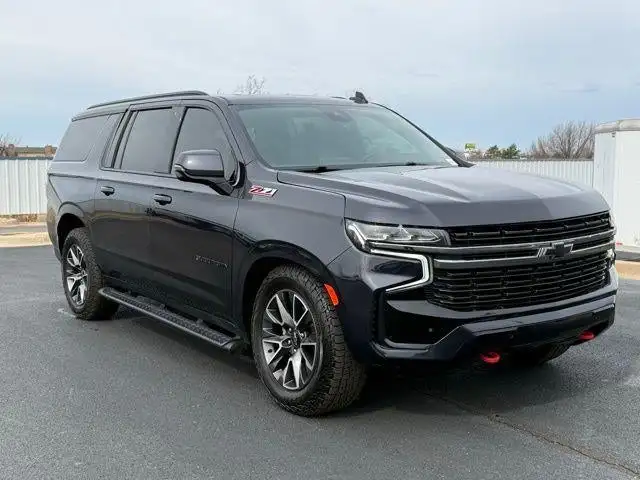 2023 Chevrolet Suburban 4WD 1500 Z71's photo