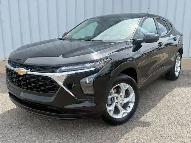 2025 Chevrolet Trax LS's photo