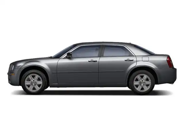 2010 Chrysler 300's photo