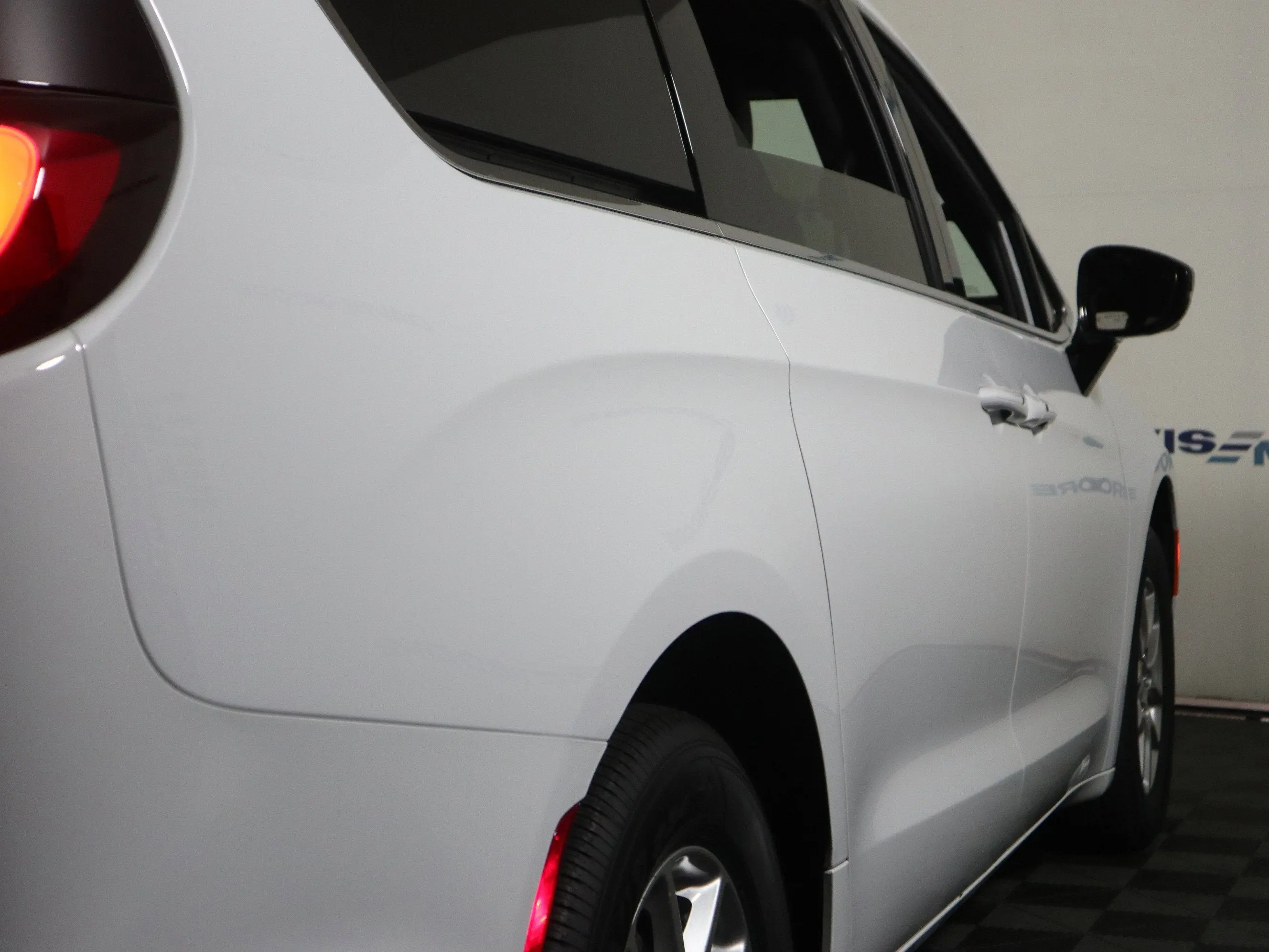 2026 Chrysler Pacifica Select photo 5