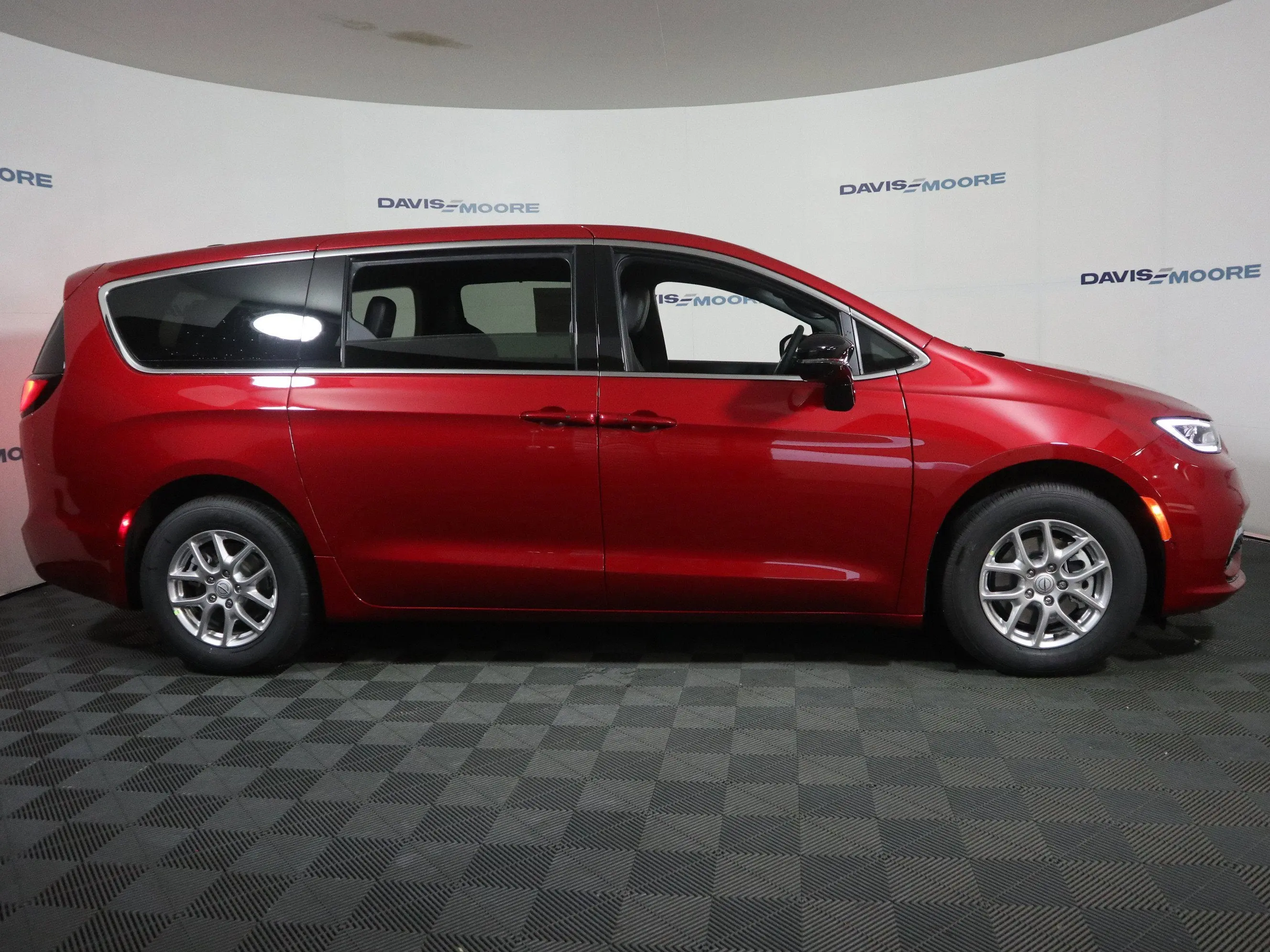 2026 Chrysler Pacifica Select photo 4